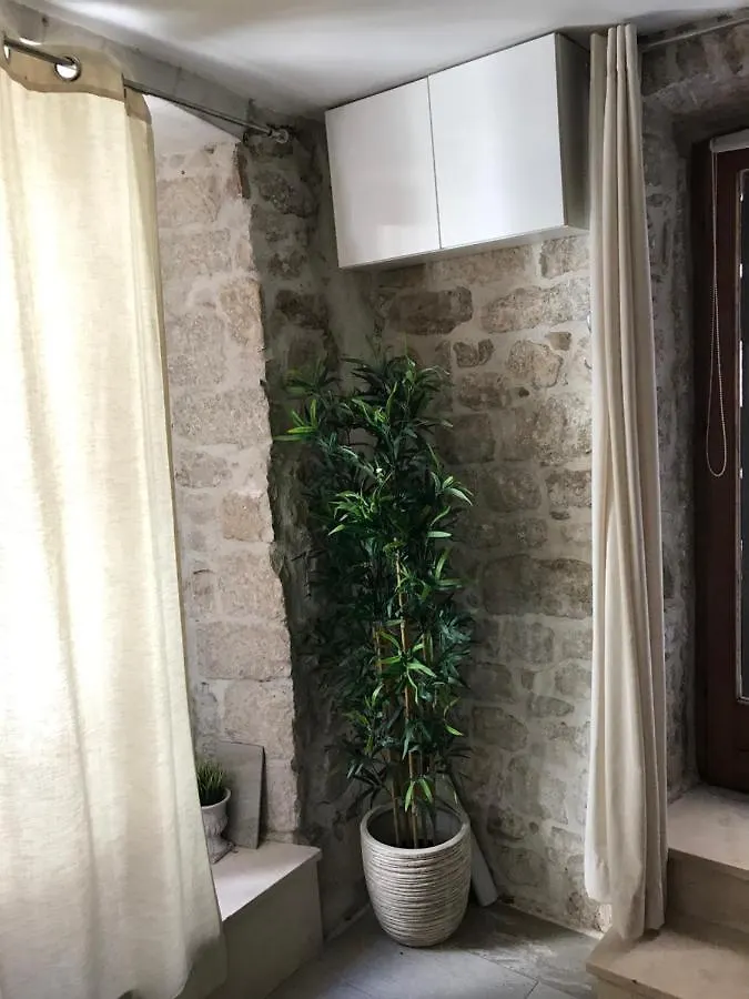 Figa Studio Apartman Kastela
