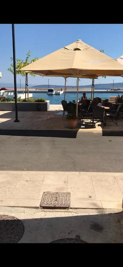 Figa Studio Apartman Kastela Apartment